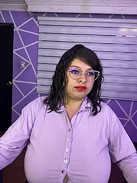MiiaaJoness webcam