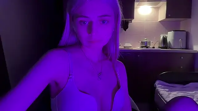 AidaGloshen live cam on StripChat