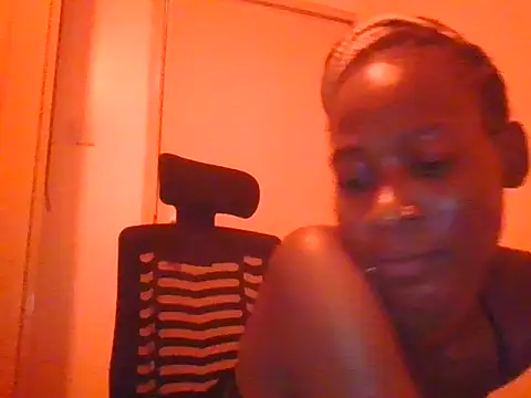 creamycochi live cam on StripChat
