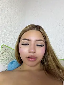 ChloeCollins__ webcam