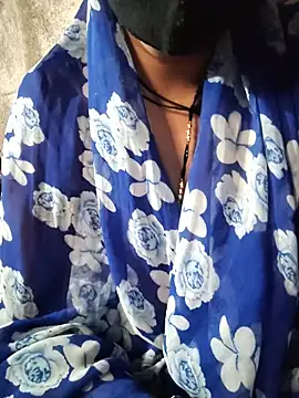 hott_arushi25's live room