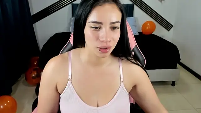 Selena_Gold11 live cam preview