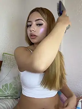 chloecollins__ (F teen) - MISSIONARY FUCK + SQUIRT!