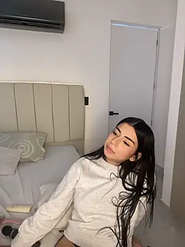 April_Addams69 live cam on StripChat