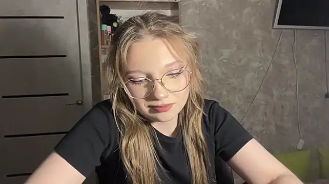 JoanaOrehek live cam preview