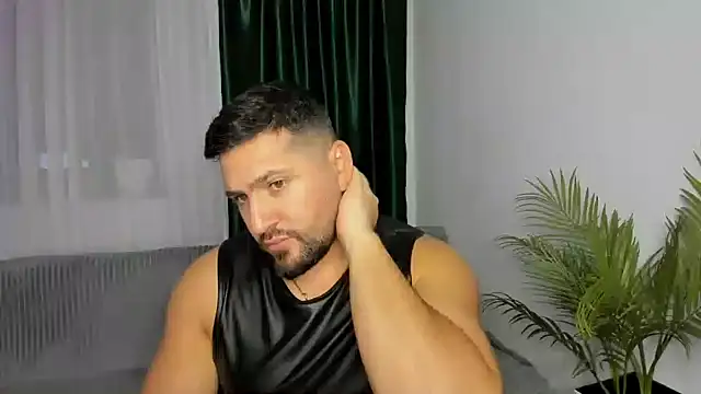 Gold_Alpha_Boy live cam on StripChat