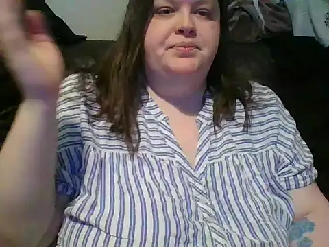 CurvyKirstiesX live cam on StripChat