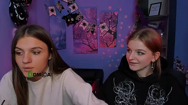 lisa_dark_ webcam