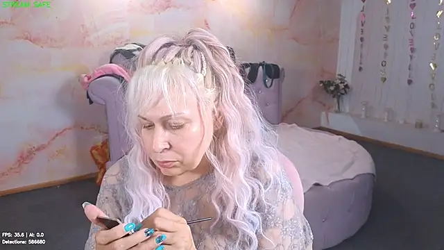 Penelope_Pinky live cam on StripChat