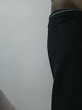 LiamHoney live cam on StripChat
