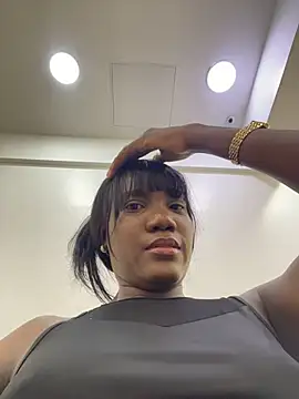 karly_titis