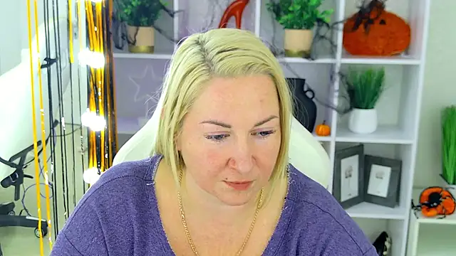 AdeleQW webcam