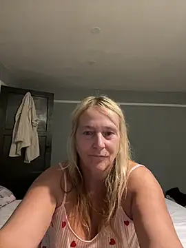 Blondnboujee53 live cam preview