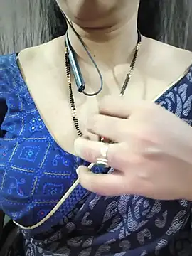 bhuvana_555 (F milf) - Boobs on honey