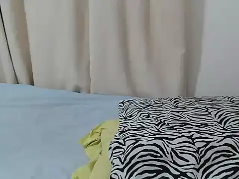 andy_laika live cam on StripChat