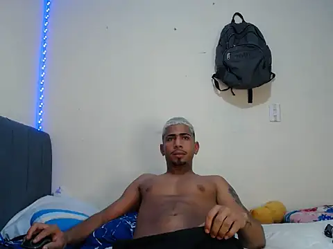 black_hot1 live cam on StripChat