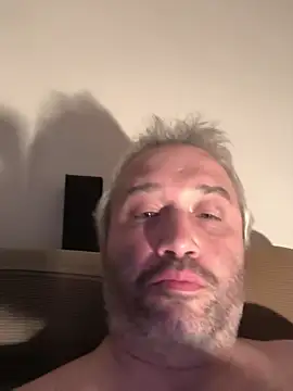 StredniNovosadak-Olomouc live cam on StripChat