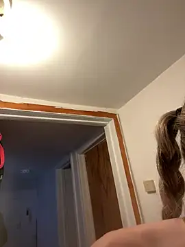 queenxlexy (F young) - Get naked (while working out)