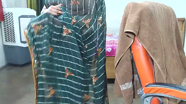 cute_mahi22 (F milf) - full nude dance