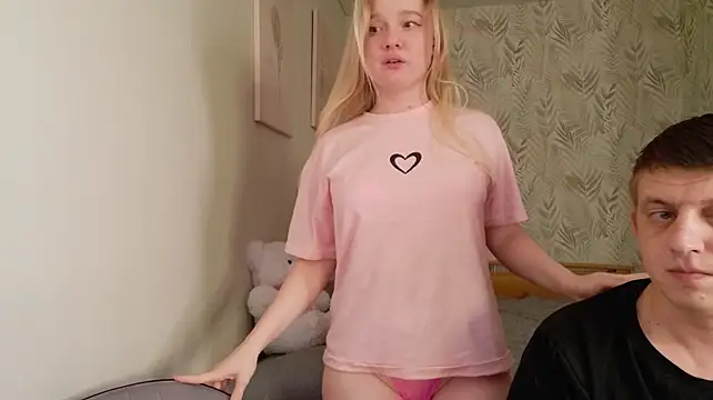 Shawty_Mia live cam on StripChat