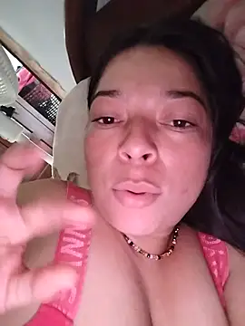 lunaandrr live cam on StripChat