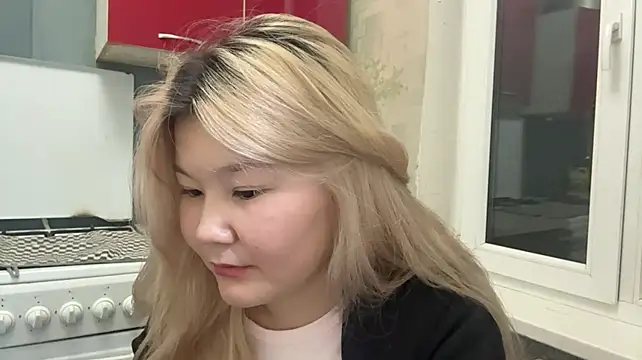 FoldedFood live cam on StripChat