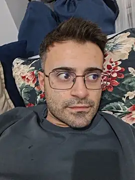 HugeTurkishCock live cam on StripChat