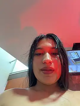 RosieChell_ live cam on StripChat