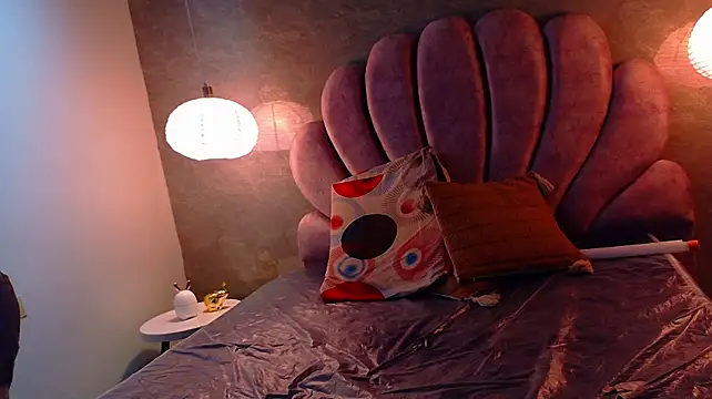 Bella-Sanders