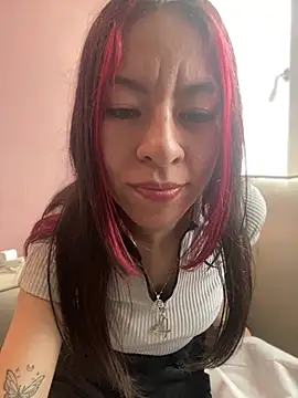 NohaBrooks_Pink