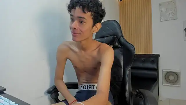 Hideaky_boycum
