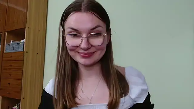 LooveELLYx webcam