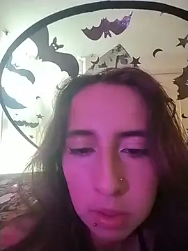 Lunnylux live cam on StripChat