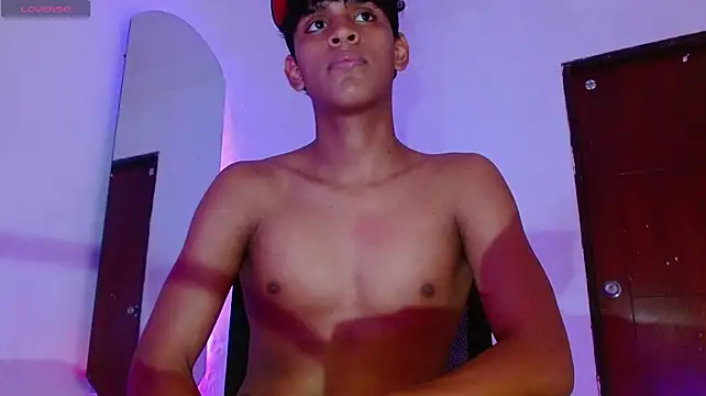 tommy_joyer_ live cam on StripChat