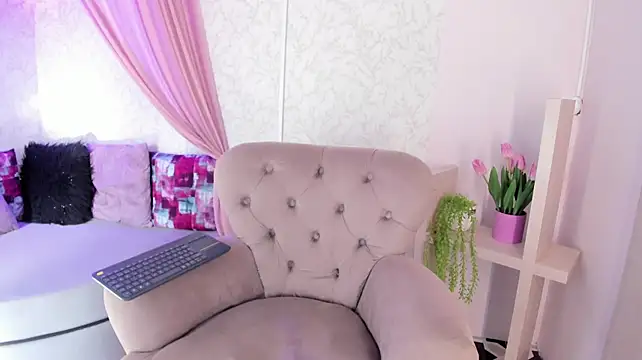 LolaGray__ live cam on StripChat