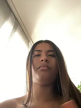 Romie_rous live cam preview