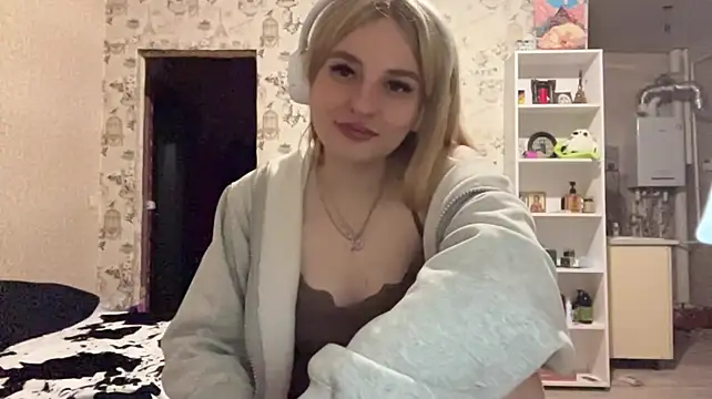 MickeyAshland live cam on StripChat