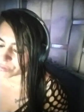 chelaqueen_ live cam on StripChat