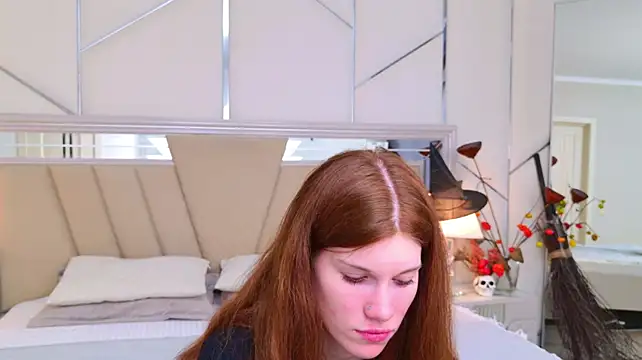 OdeliaMoon live cam on StripChat