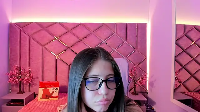 sarah_sweett_ live cam on StripChat