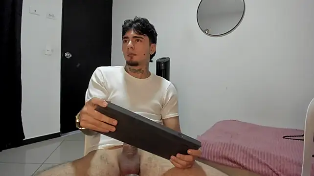 JamesDeker live cam on StripChat