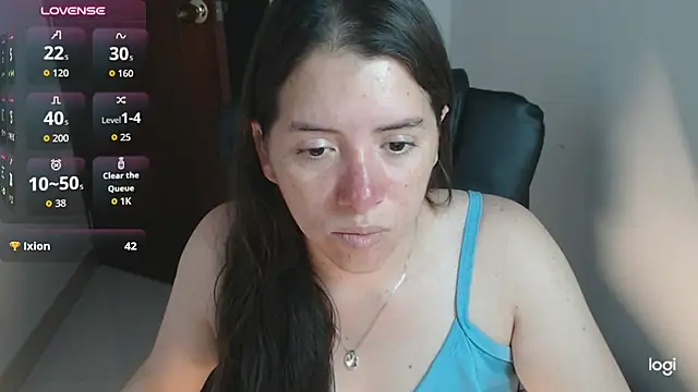 spicey_latina live cam on StripChat