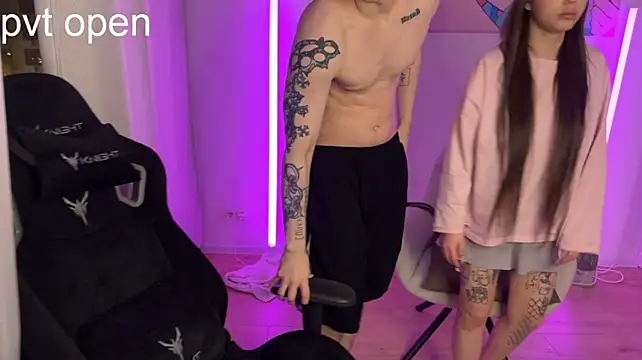 xgvgggx live cam on StripChat