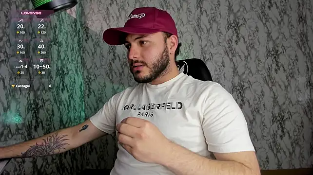 Hairy_cub_Salvatore webcam