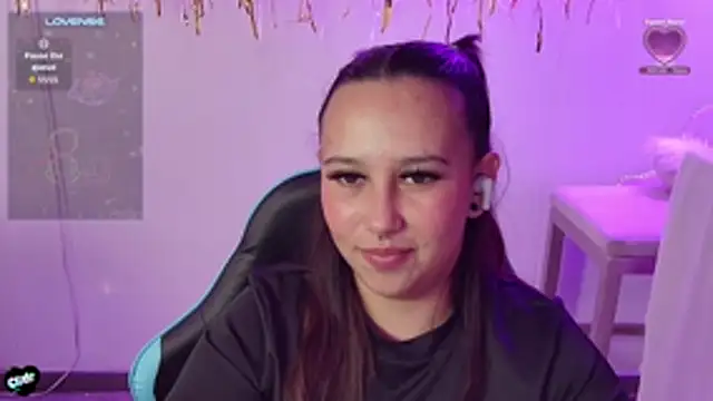 Skarlet_Adams28