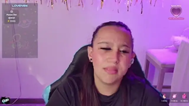 Skarlet_Adams28