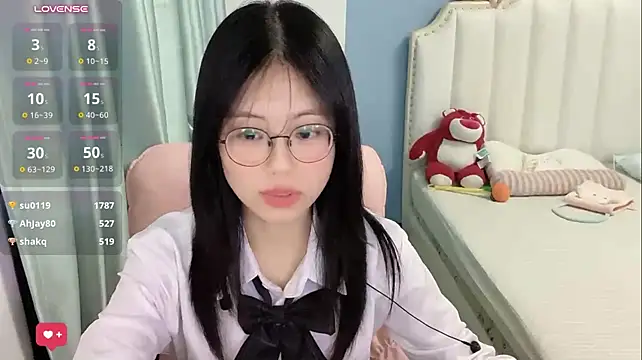 Luna-666 live cam on StripChat