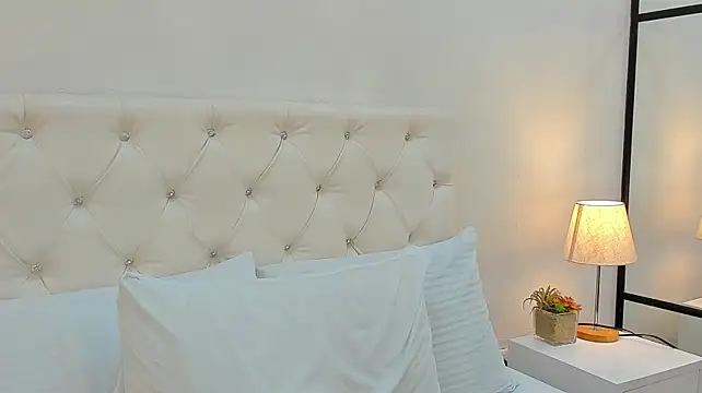 Lunaakim live cam on StripChat