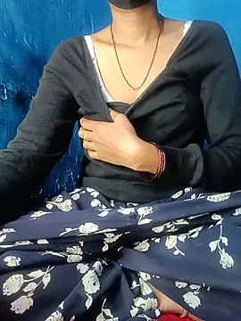 ruchigoutam live cam on StripChat