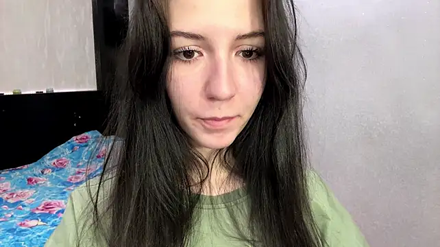 Inessa_Nessa live cam on StripChat